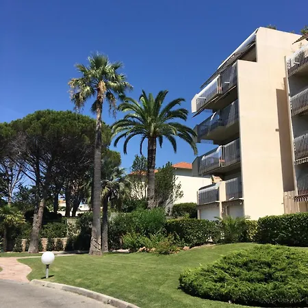 Apartment -piscine- Proche Bord De Et Centre Saint-Raphael (Var)