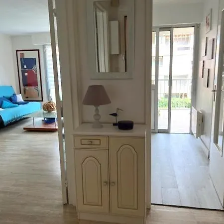 -piscine- Proche Bord De Et Centre