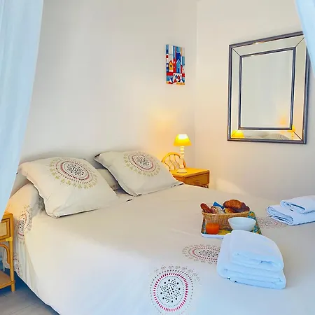 -piscine- Proche Bord De Et Centre * Saint-Raphaël