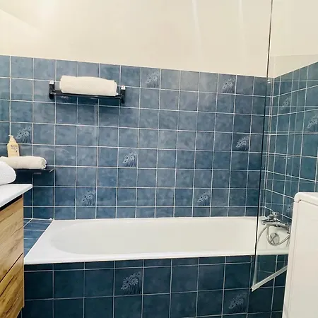 Apartment -piscine- Proche Bord De Et Centre Saint-Raphael (Var)