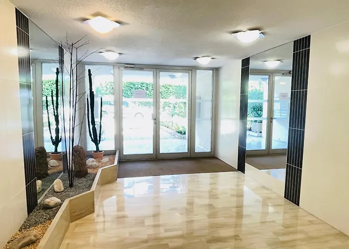 -piscine- Proche Bord De Et Centre Lägenhet