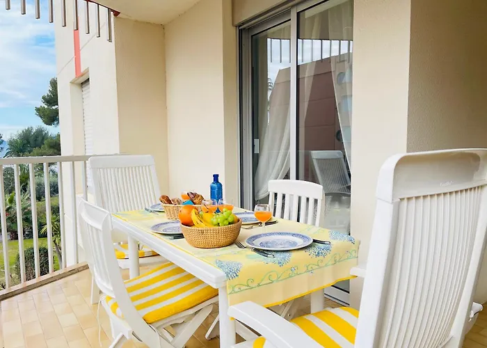 -piscine- Proche Bord De Et Centre * Saint-Raphaël