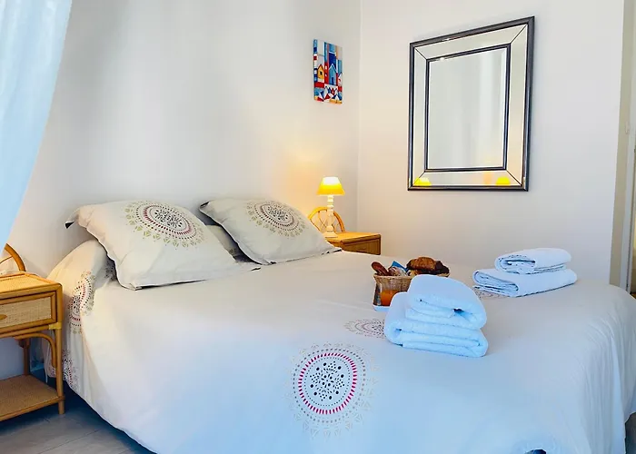 -piscine- Proche Bord De Et Centre Lägenhet *