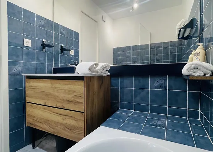 Apartment -piscine- Proche Bord De Et Centre Saint-Raphael (Var)