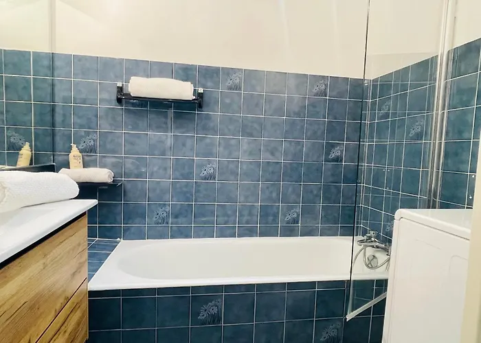 Apartment -piscine- Proche Bord De Et Centre Saint-Raphael (Var)